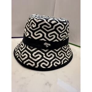Reversible Black & White Bucket Hat - Excellent Condition